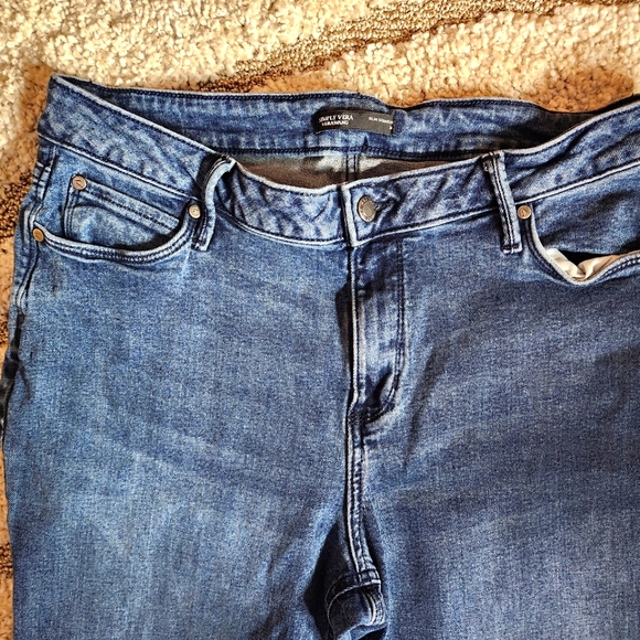 VERA WANG SLIM STRAIGHT LEG JEANS-SIZE 16 - Picture 3 of 11